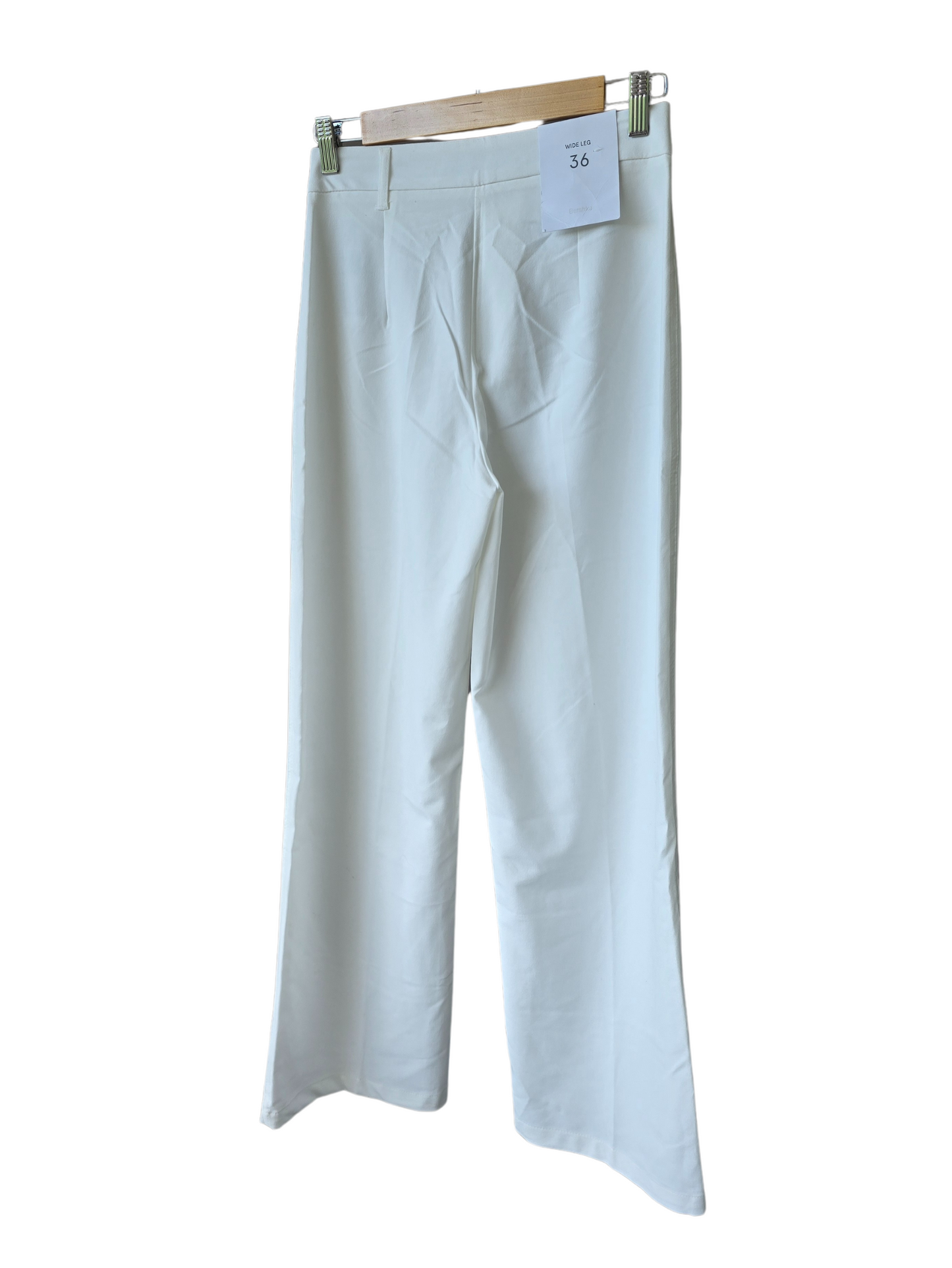 Pantalón sastrero Bershka blanco, talle 36, con etiqueta