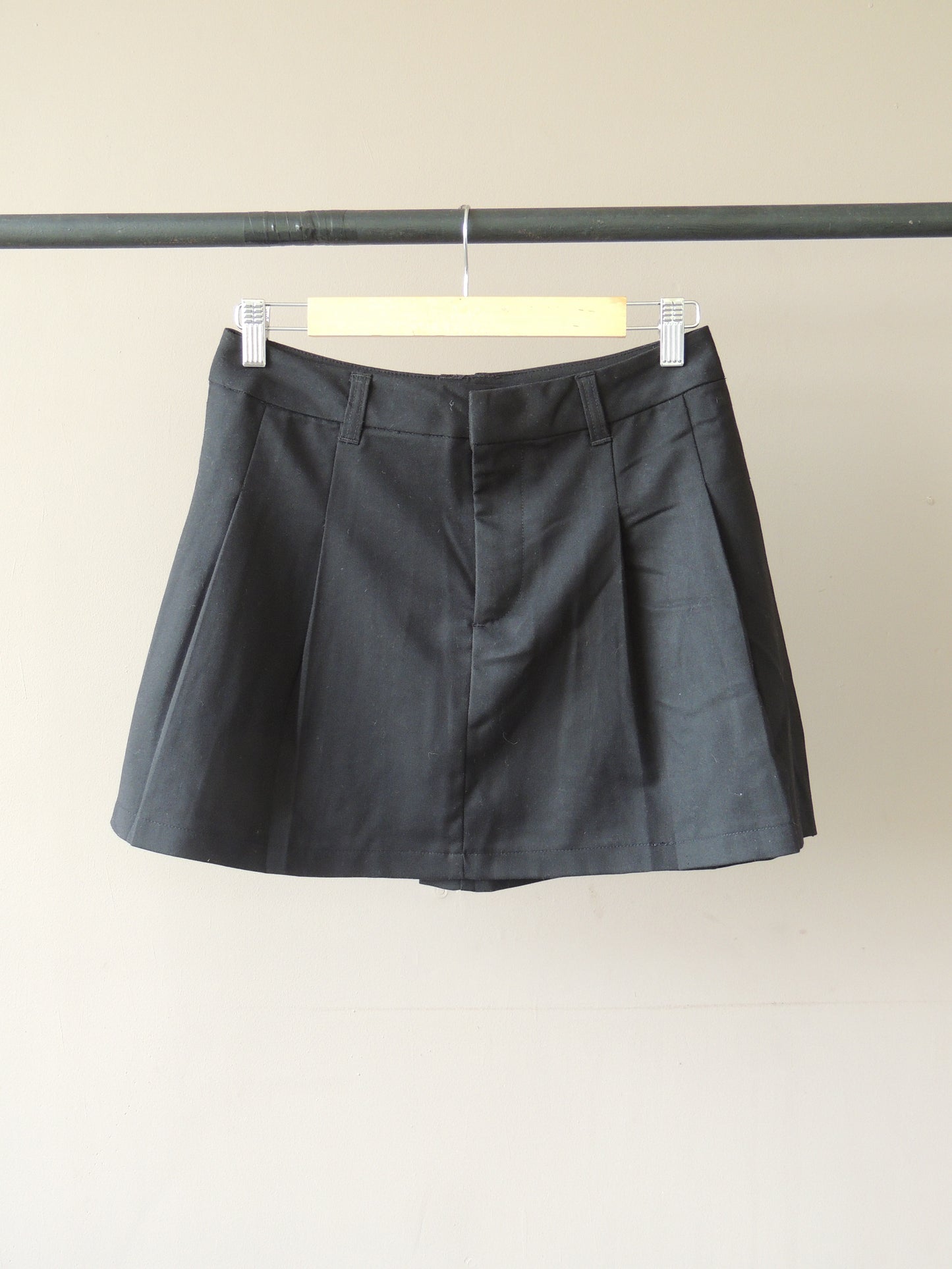 Pollera tableada H&M, talle S negra