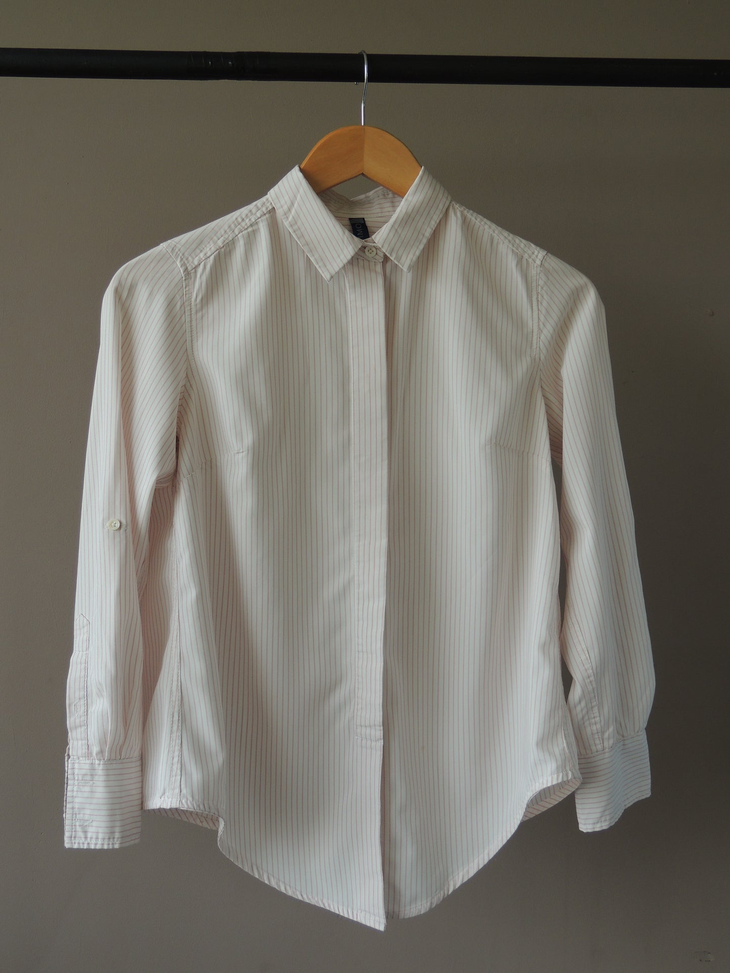 Camisa Marittimo a rayas blanca y rosa, talle S