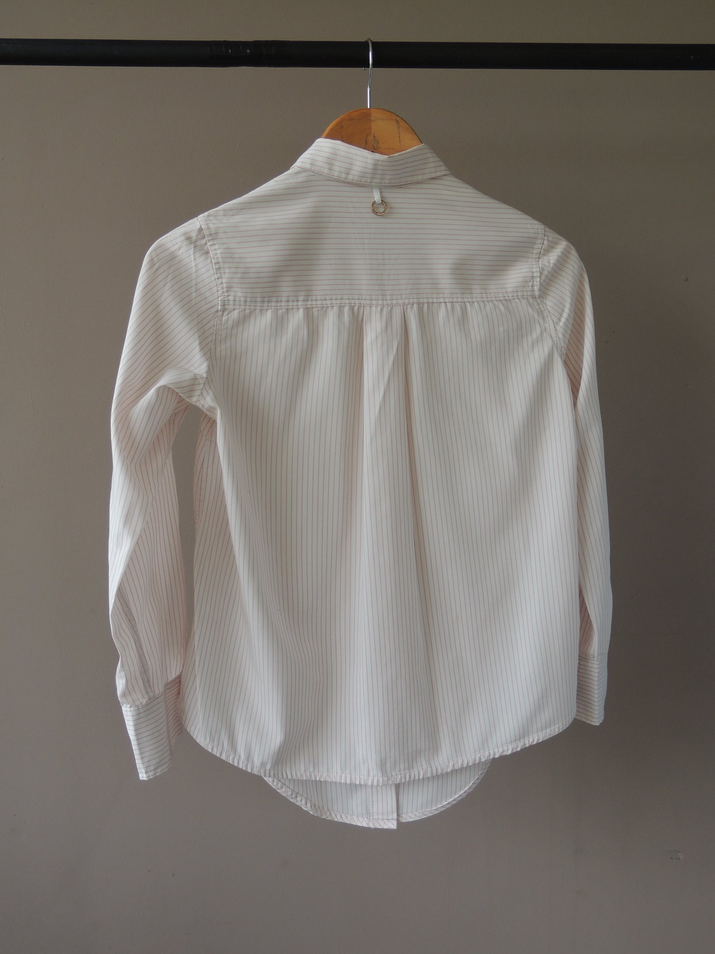 Camisa Marittimo a rayas blanca y rosa, talle S