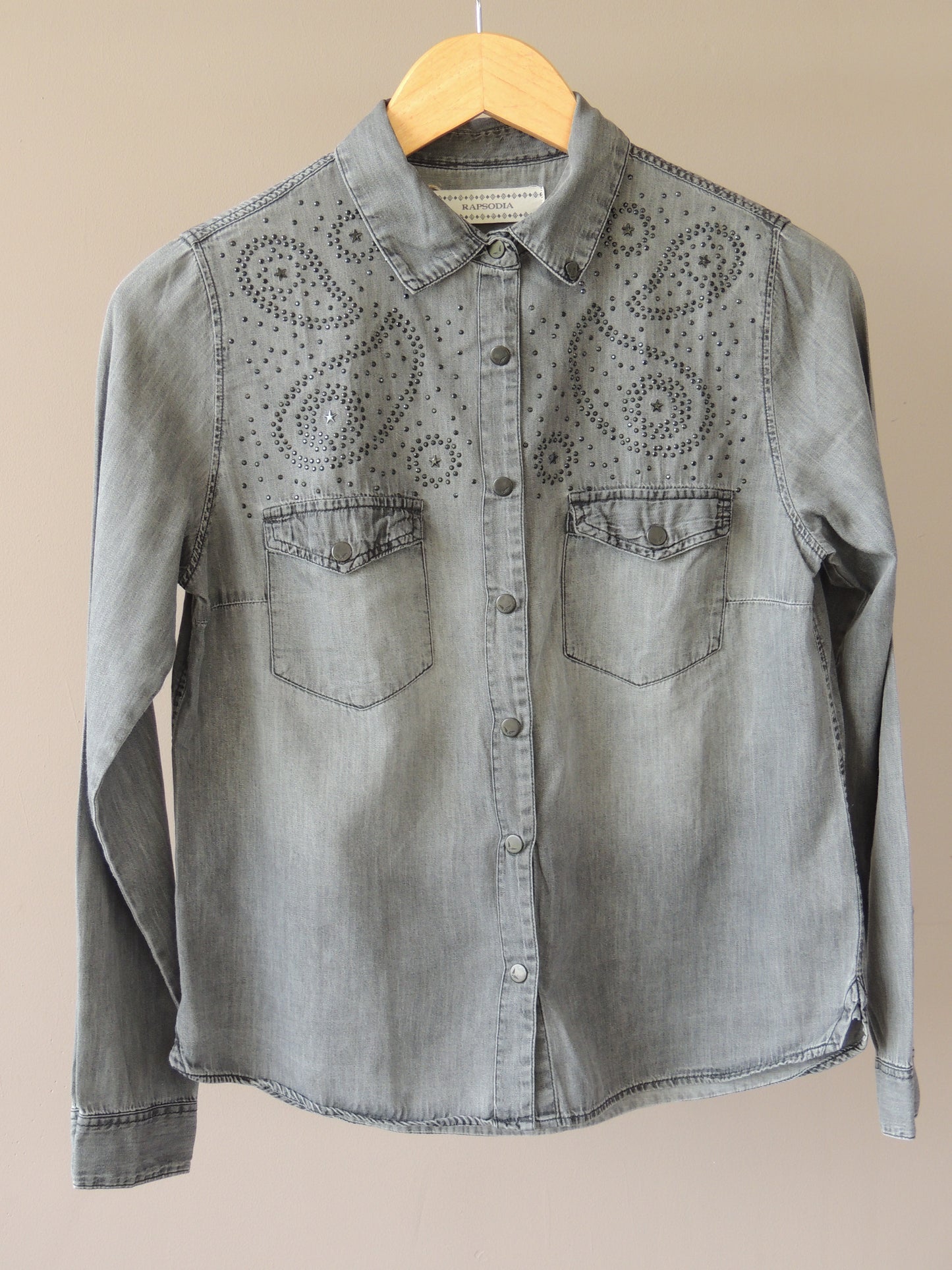 Camisa Rapsodia, tipo jean gris, talle S