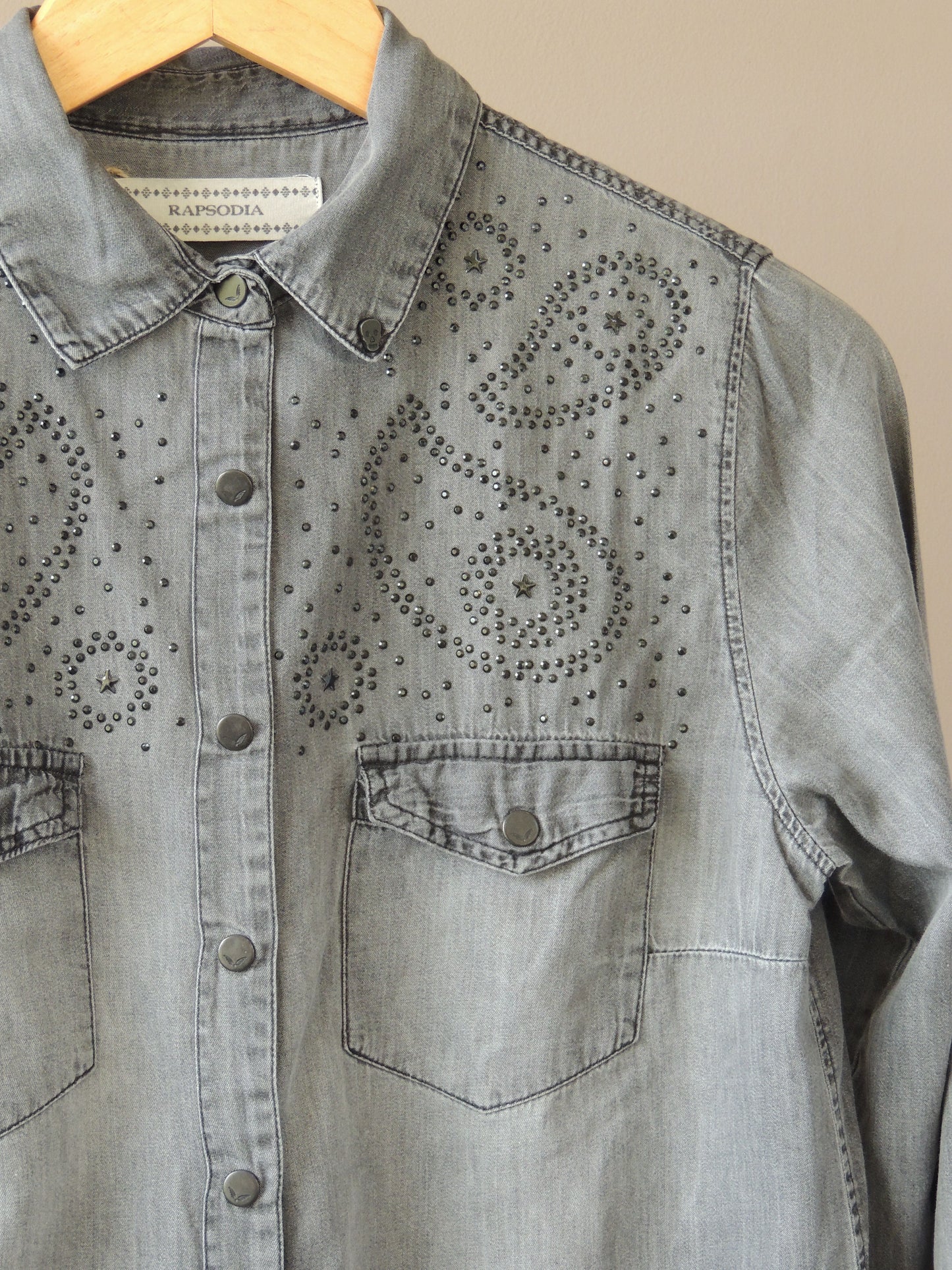 Camisa Rapsodia, tipo jean gris, talle S