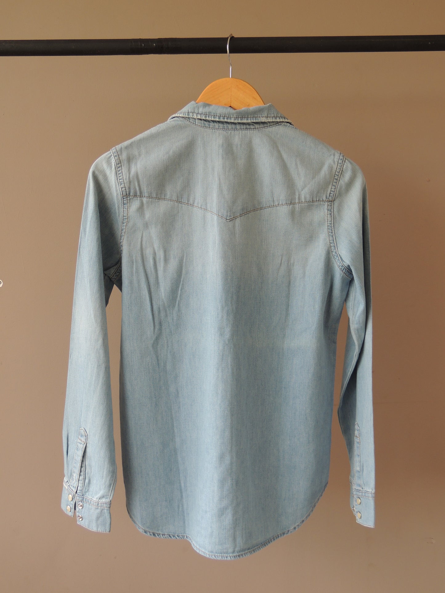 Camisa de jean GAP, talle S