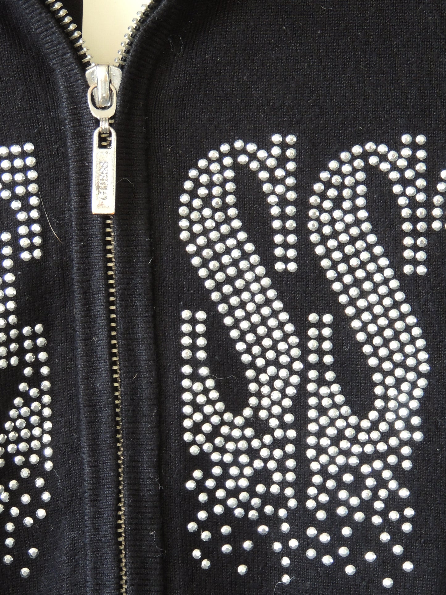 Campera de hilo, Guess, negra con brillos XS