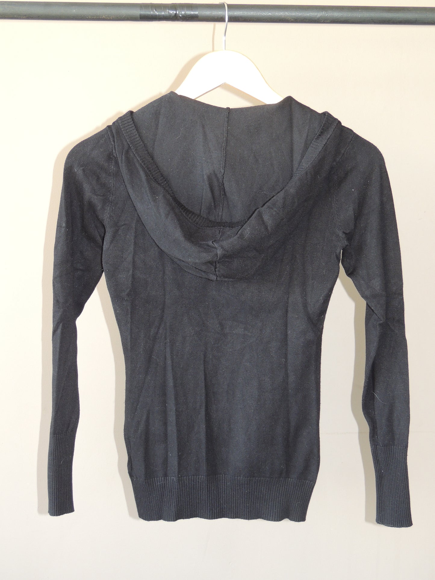 Campera de hilo, Guess, negra con brillos XS