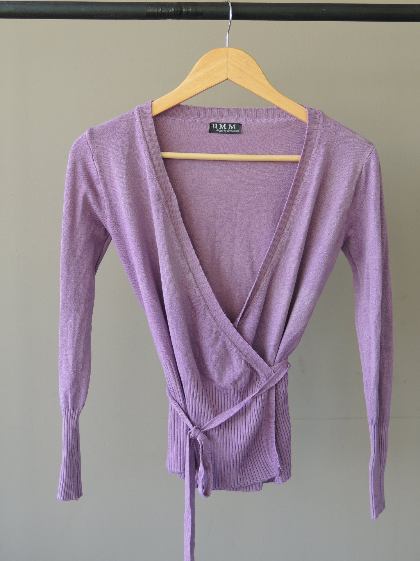 Blusa cruzada color lavanda talle S/M