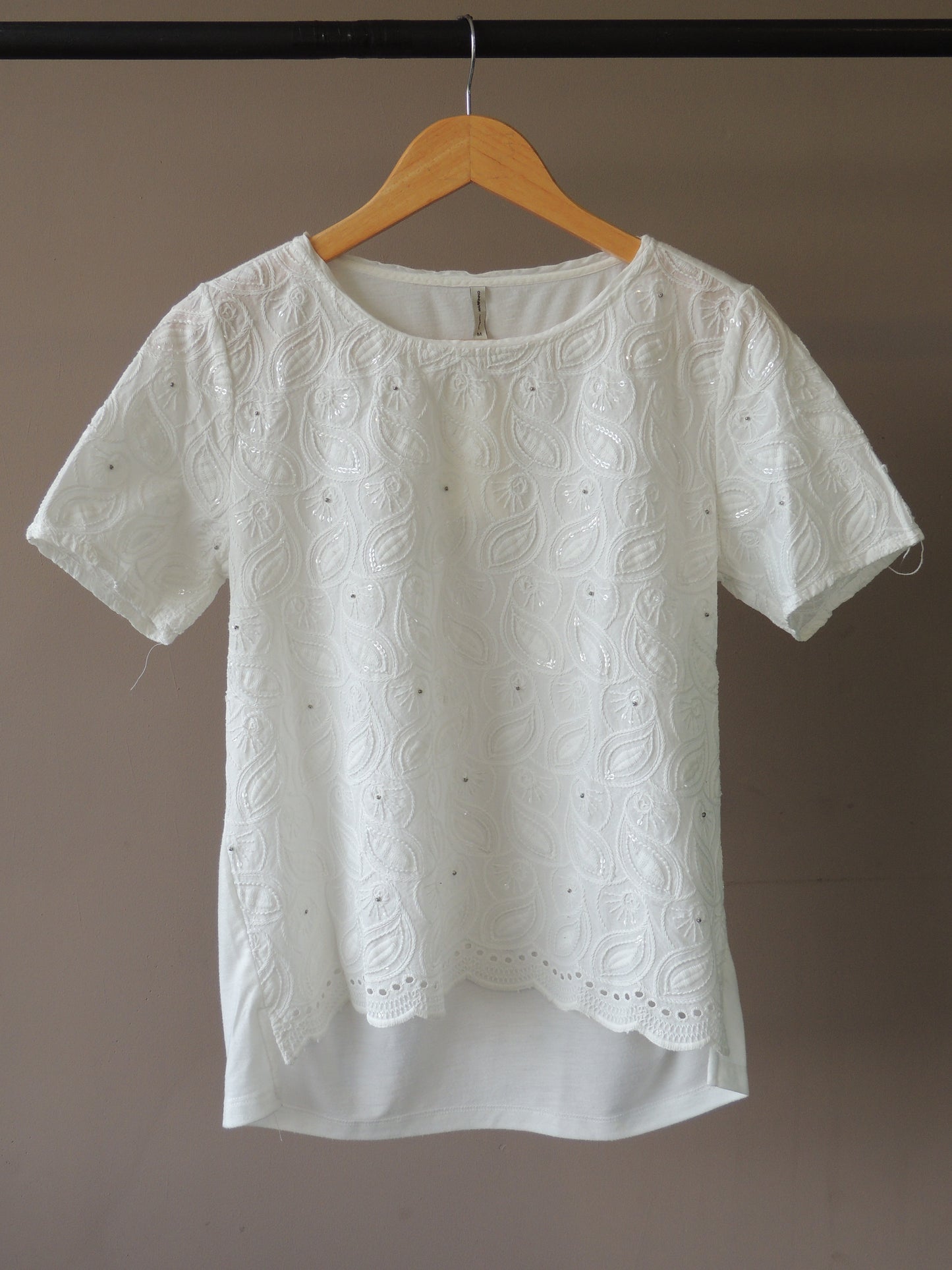 Blusa blanca bordada Renner, talle M