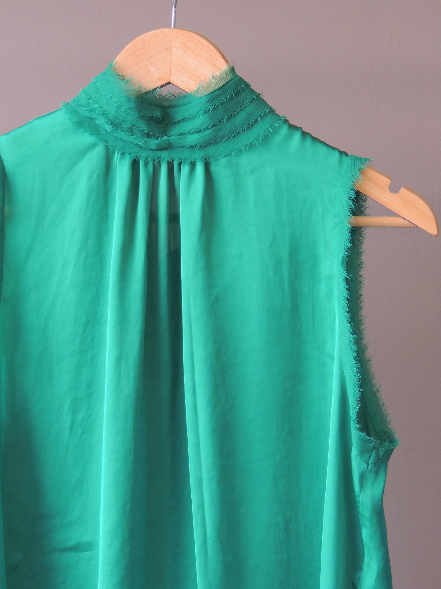Blusa Zara verde en seda, talle S