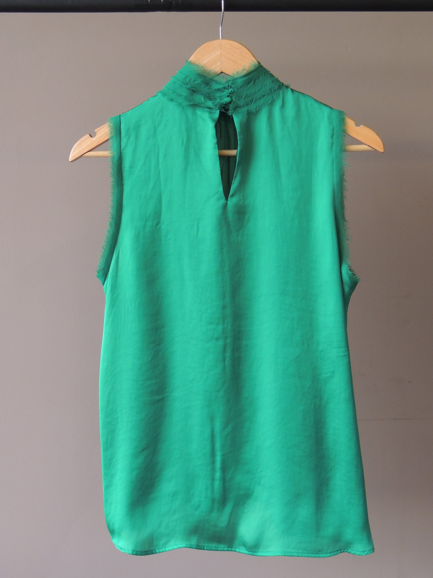 Blusa Zara verde en seda, talle S