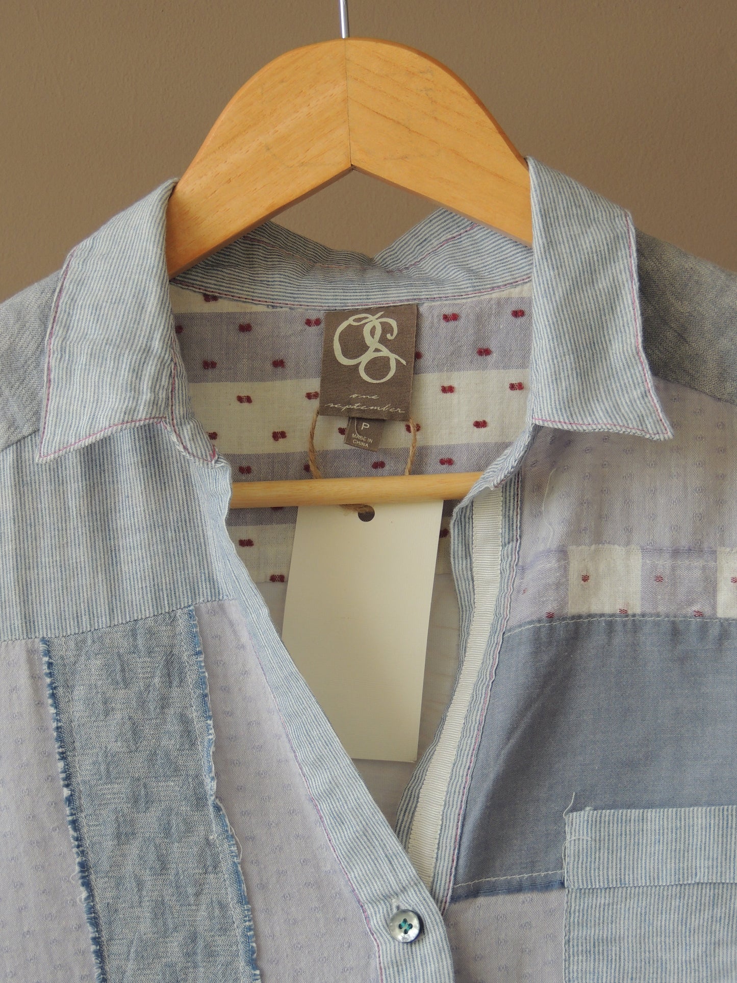 Camisa One September, tipo patchwork, celeste, talle P