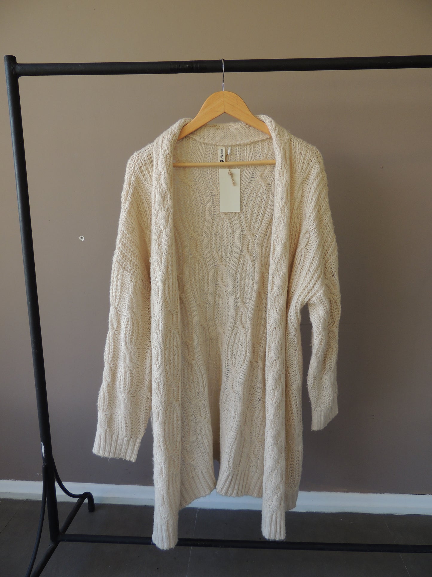 Saco tejido largo, Indian, color crudo, talle L