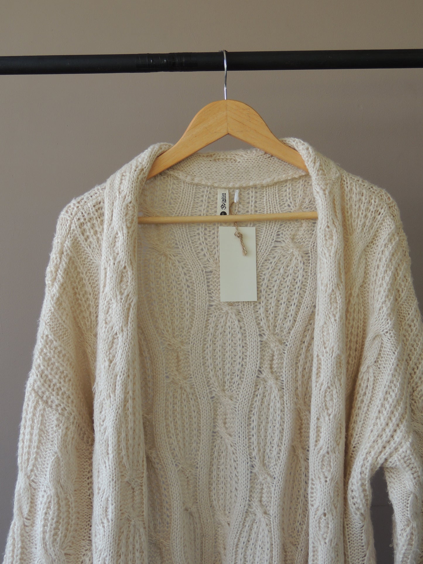 Saco tejido largo, Indian, color crudo, talle L