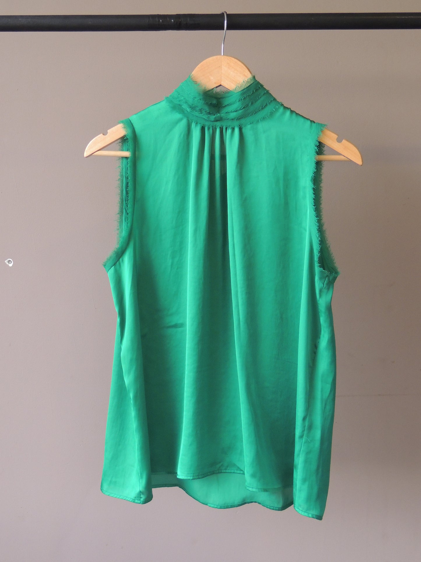 Blusa Zara verde en seda, talle S