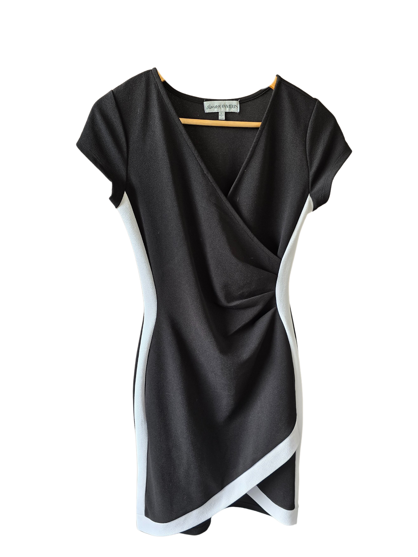 Vestido Almost Famous, blanco y negro, talle L